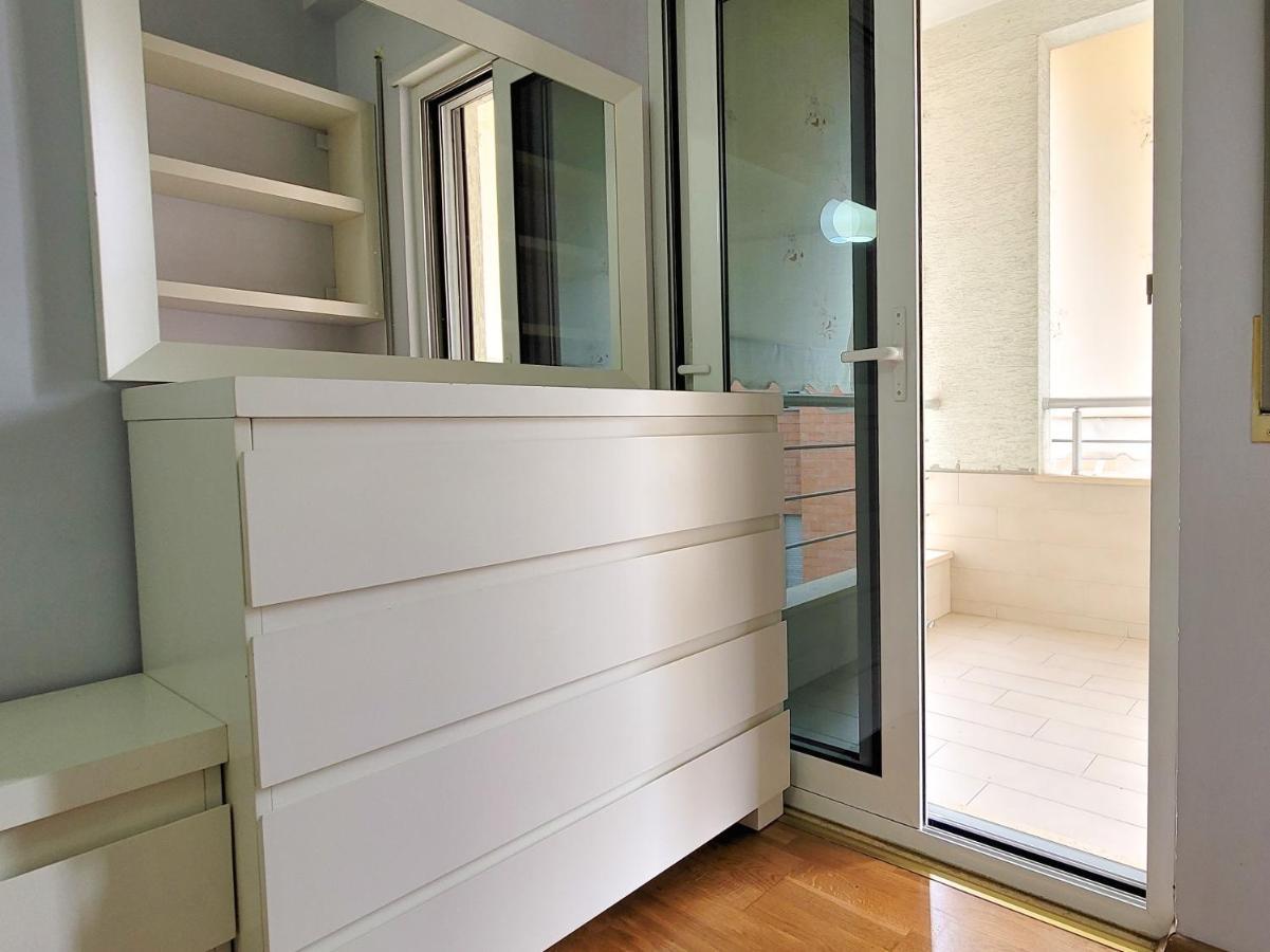Quiet Apartment Near Tirana Lake Bagian luar foto