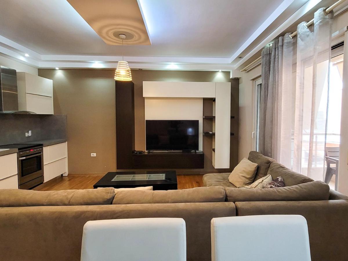 Quiet Apartment Near Tirana Lake Bagian luar foto