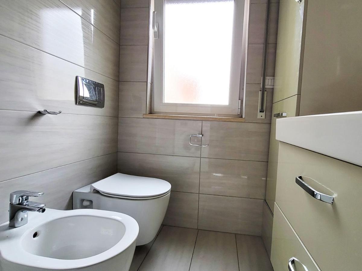 Quiet Apartment Near Tirana Lake Bagian luar foto