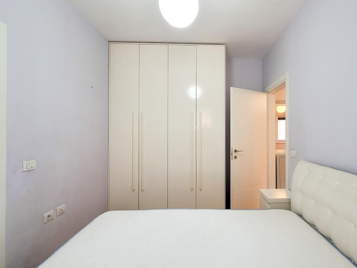 Quiet Apartment Near Tirana Lake Bagian luar foto