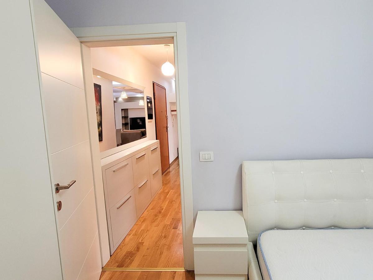 Quiet Apartment Near Tirana Lake Bagian luar foto